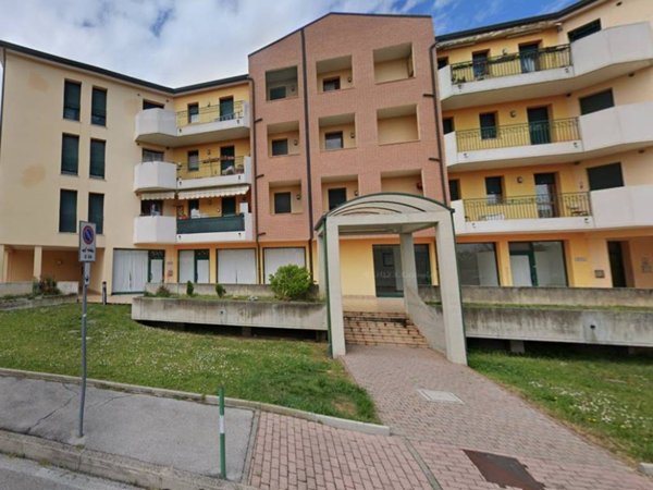 negozio in vendita a Padova in zona Montà