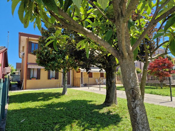 casa indipendente in vendita a Padova in zona San Carlo