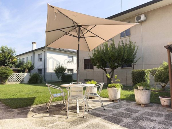 casa indipendente in vendita a Padova in zona Altichiero