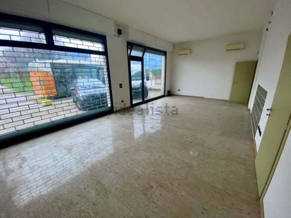 ufficio in vendita a Padova in zona Guizza