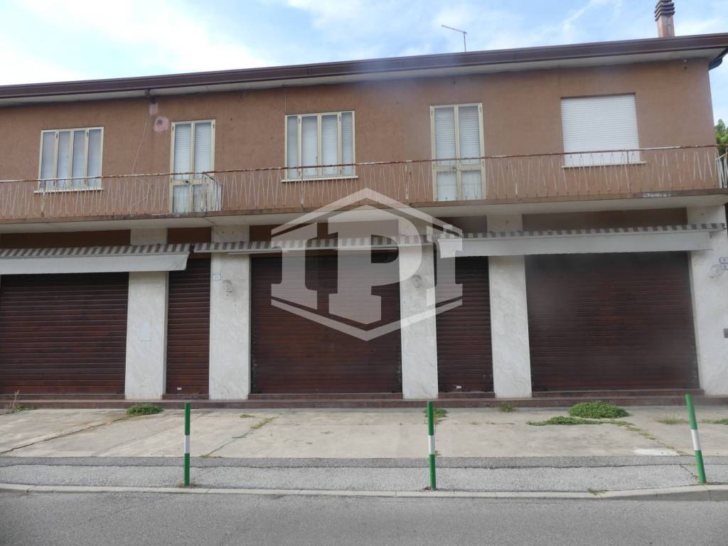 negozio in vendita a Padova in zona Brentelle
