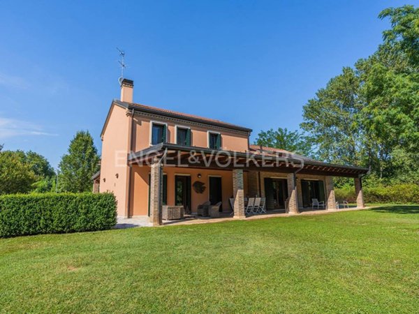 casa indipendente in vendita a Padova in zona Sacra Famiglia