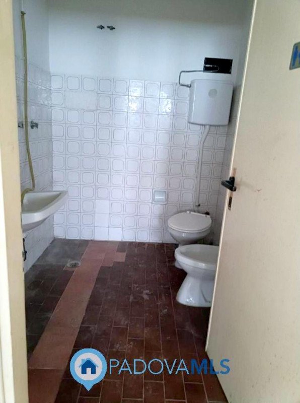 locale di sgombero in vendita a Padova in zona San Carlo