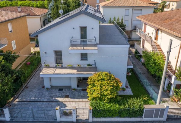 casa indipendente in vendita a Padova in zona Madonna Pellegrina