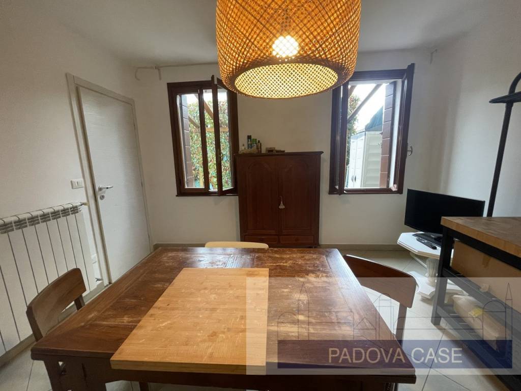 casa indipendente in vendita a Padova in zona Montà