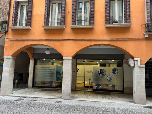 negozio in vendita a Padova in zona Centro Storico