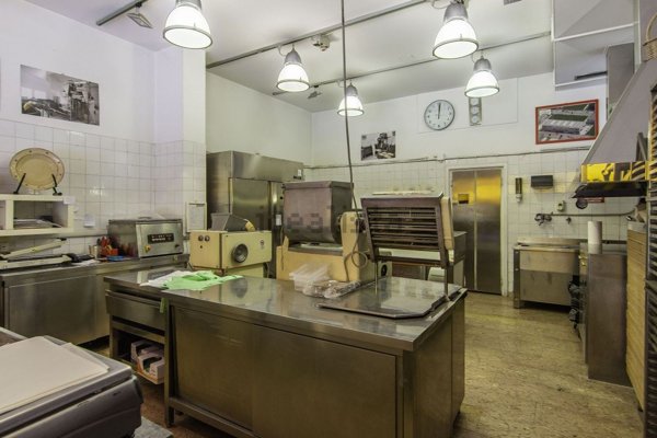 negozio in vendita a Padova in zona Sant'Osvaldo / Santa Rita