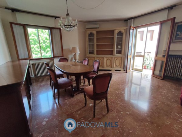 casa indipendente in vendita a Padova in zona Sant'Osvaldo / Santa Rita
