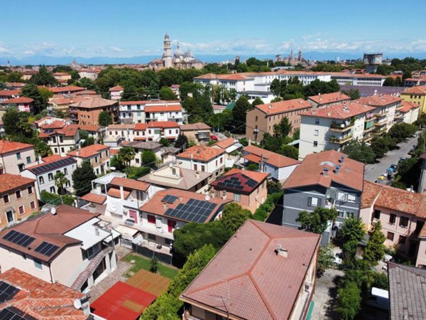 appartamento in vendita a Padova in zona Sant'Osvaldo / Santa Rita