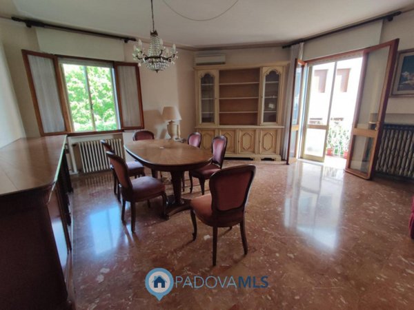casa indipendente in vendita a Padova in zona Sant'Osvaldo / Santa Rita