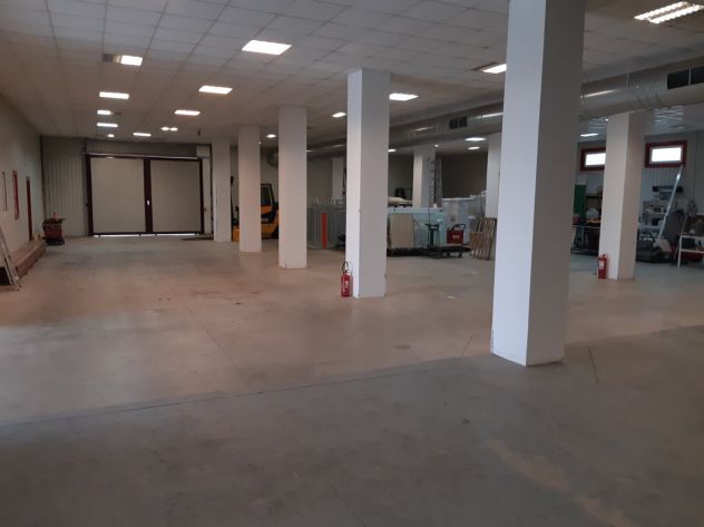 locale commerciale in vendita a Padova