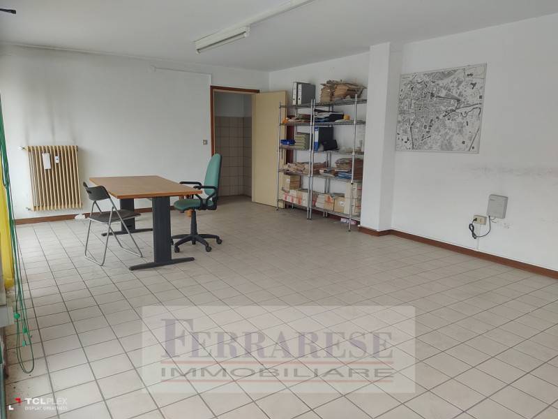 locale di sgombero in vendita a Padova in zona Ponte di Brenta
