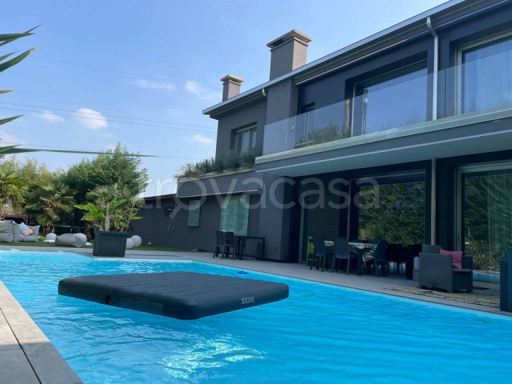 casa indipendente in vendita a Padova in zona Brentelle
