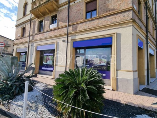 negozio in vendita a Padova in zona Stanga