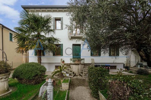 casa indipendente in vendita a Padova in zona Mandria