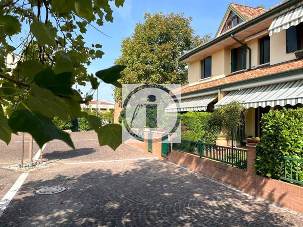 casa indipendente in vendita a Padova in zona Mandria