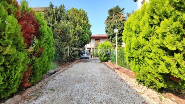 casa indipendente in vendita a Padova in zona Brentelle