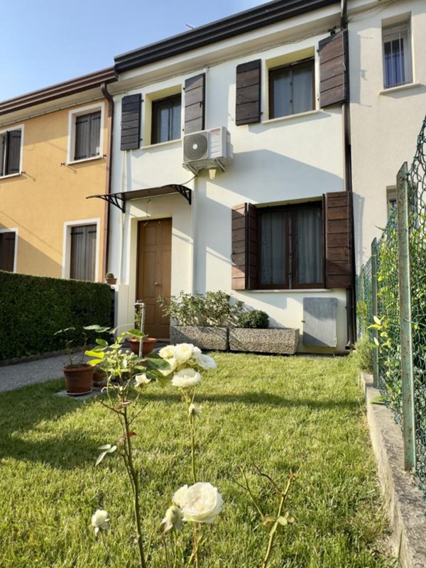 casa indipendente in vendita a Padova in zona Brentelle