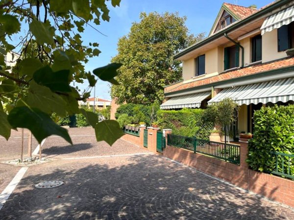 casa indipendente in vendita a Padova in zona Mandria