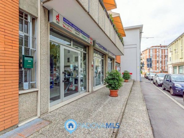 negozio in vendita a Padova in zona Sant'Osvaldo / Santa Rita