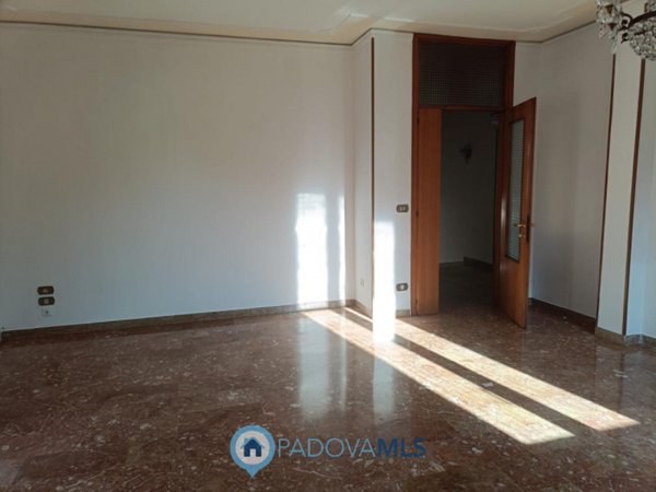 casa indipendente in vendita a Padova in zona Sant'Osvaldo / Santa Rita