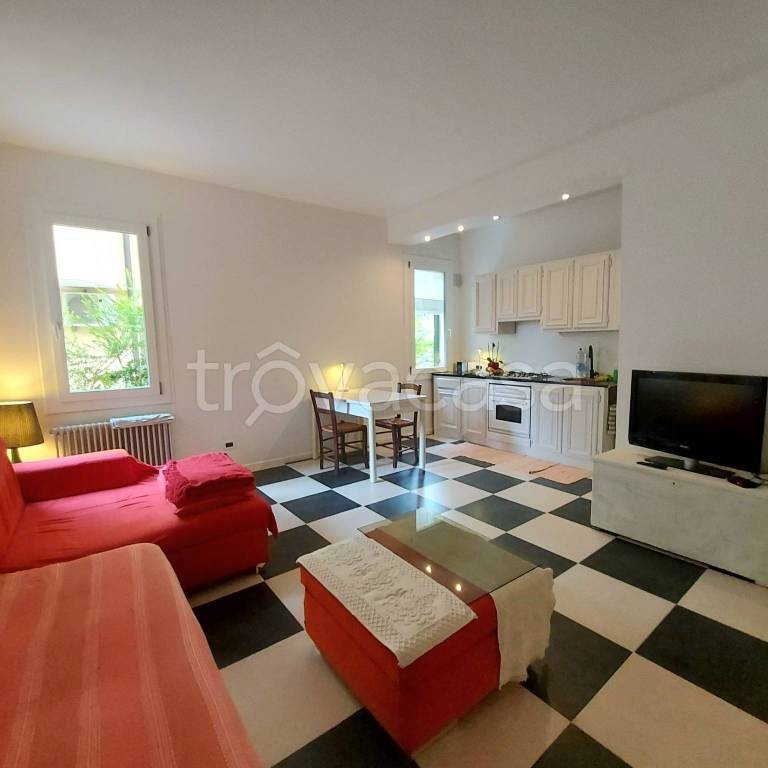 casa indipendente in vendita a Padova in zona Arcella