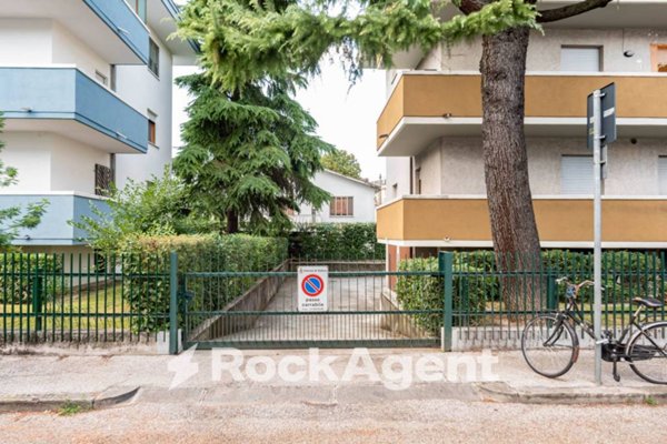 locale commerciale in vendita a Padova in zona Pio X