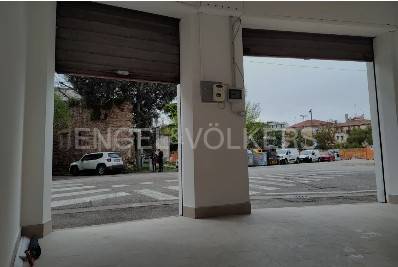 negozio in vendita a Padova in zona Santa Croce