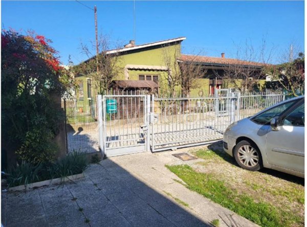 casa indipendente in vendita a Padova in zona Mortise