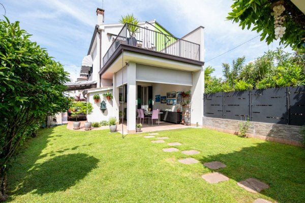 casa indipendente in vendita a Padova in zona Centro Storico