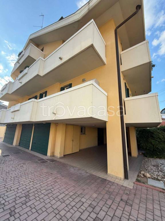 appartamento in vendita a Padova in zona Sant'Osvaldo / Santa Rita