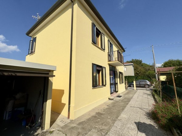 casa indipendente in vendita a Padova in zona Montà