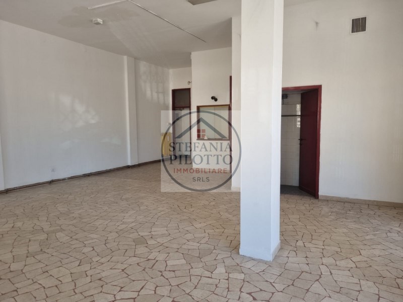 negozio in vendita a Padova in zona Forcellini / Terranegra