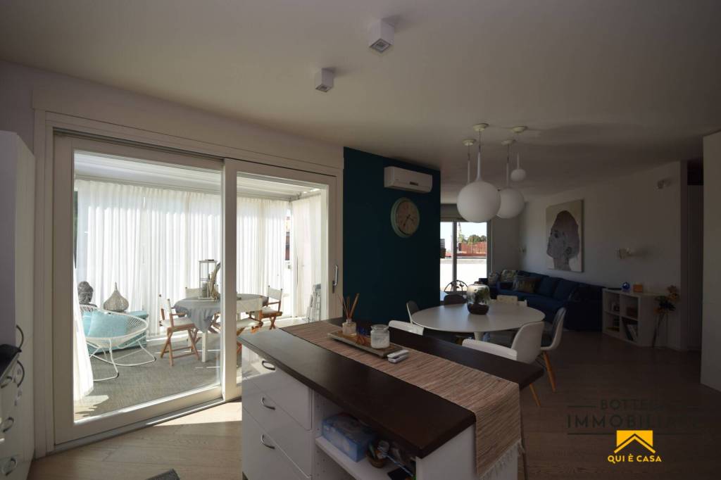 appartamento in vendita a Padova in zona Sant'Osvaldo / Santa Rita