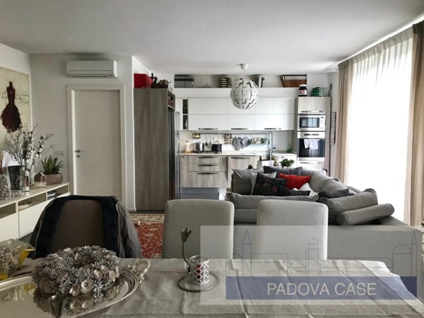 casa indipendente in vendita a Padova in zona Brentelle