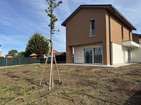 casa indipendente in vendita a Padova in zona Mandria