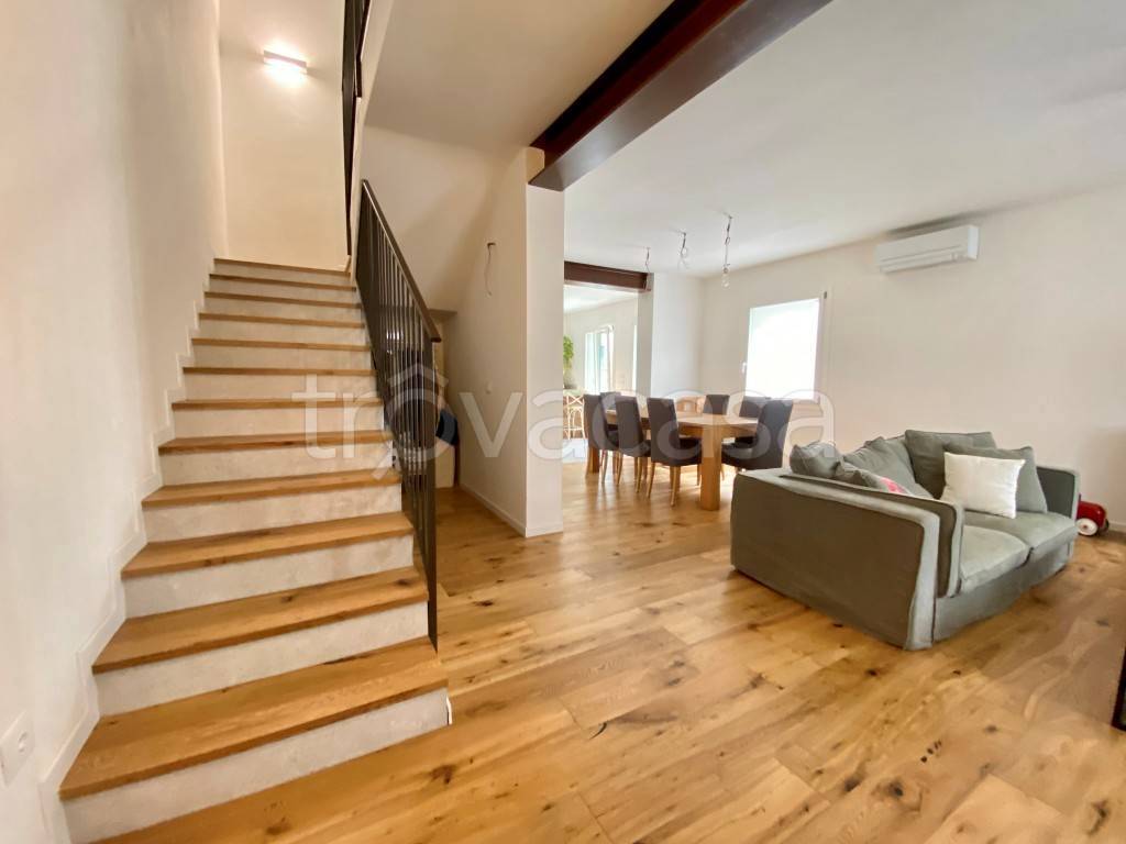 casa indipendente in vendita a Padova in zona Altichiero
