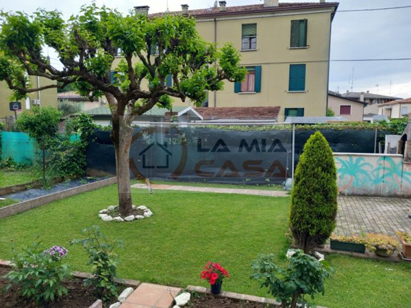 appartamento in vendita a Padova in zona Arcella