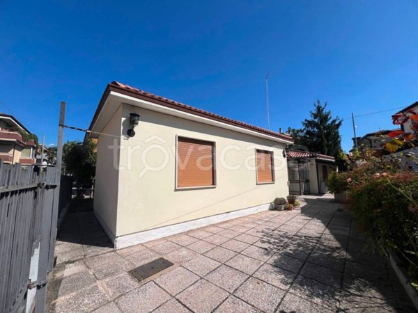 casa indipendente in vendita a Padova in zona Brentelle