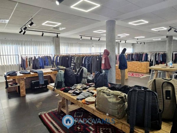 ufficio in vendita a Padova in zona Stanga