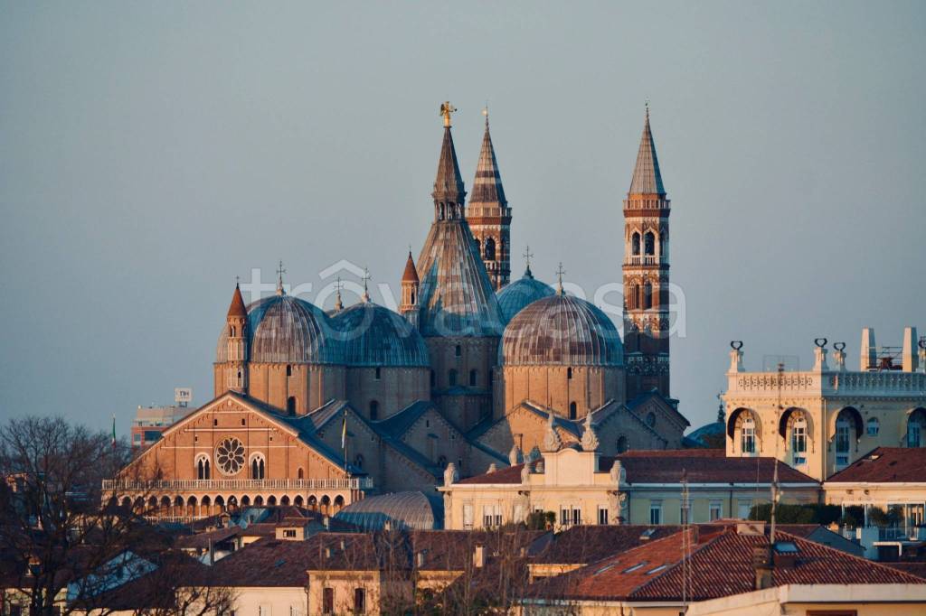 casa indipendente in vendita a Padova in zona Stanga