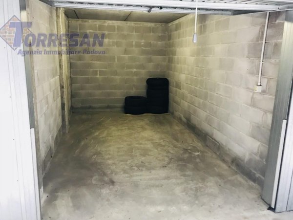 negozio in vendita a Padova in zona Pontevigodarzere