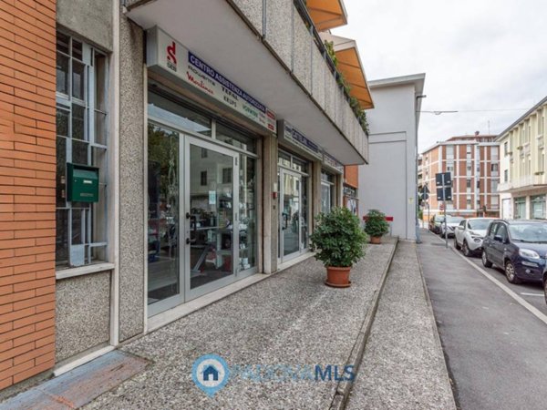 negozio in vendita a Padova in zona Sant'Osvaldo / Santa Rita