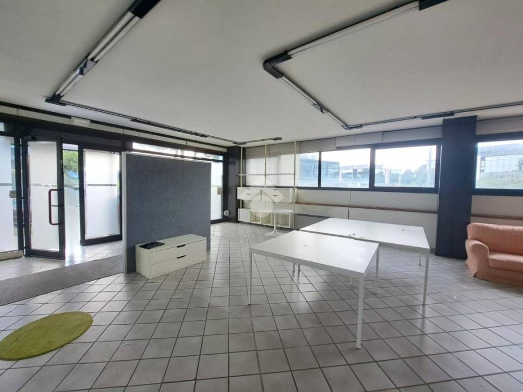 negozio in vendita a Padova in zona Pio X