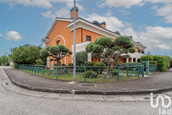 casa indipendente in vendita a Padova in zona Brentelle