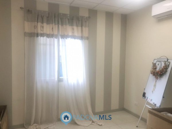 negozio in vendita a Padova in zona Pontevigodarzere