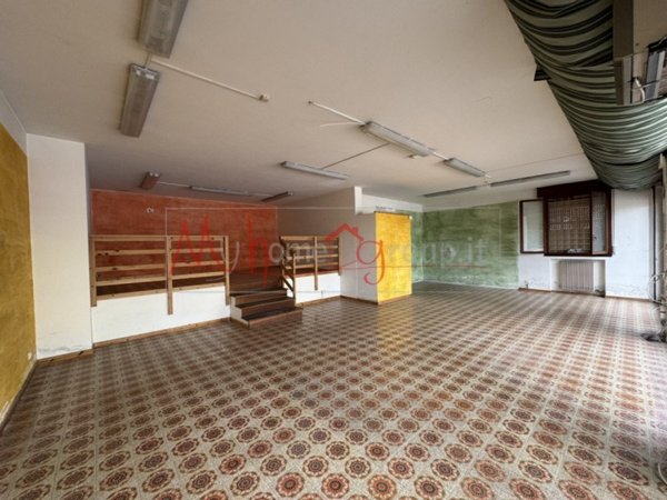 negozio in vendita a Padova in zona Armistizio