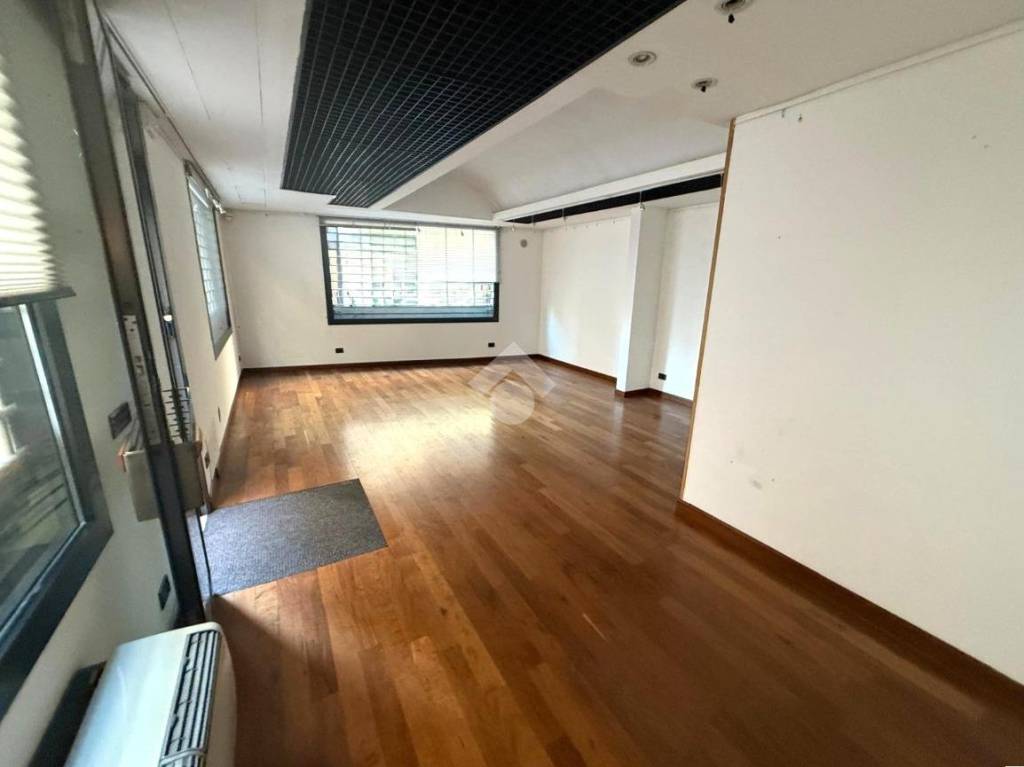 negozio in vendita a Padova in zona Centro Storico