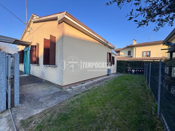 casa indipendente in vendita a Padova in zona Montà