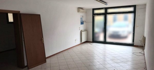 negozio in vendita a Padova in zona Montà